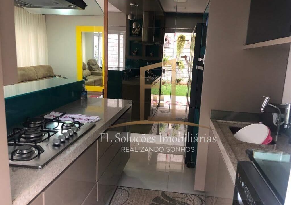 a325bdd4-b3be-48a8-be9e-9828f5620684