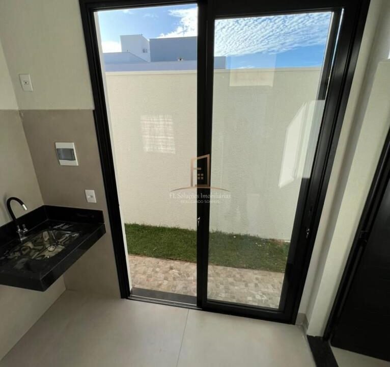 37035eef-de5c-420b-ba4b-313802771984