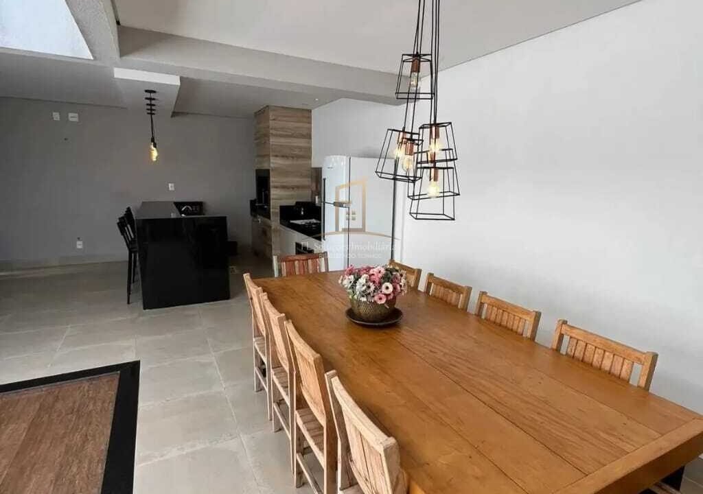 aa10e204-d871-4153-9bad-f7595b9a8d22