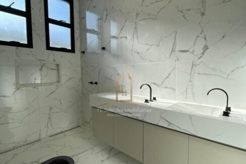 ee16beaf-1906-4248-94f1-f29e6cc2d3dd