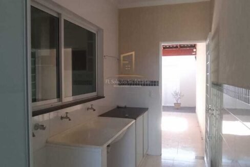 8b5cc5b0-1eda-4d63-ae87-55c61e369b5d