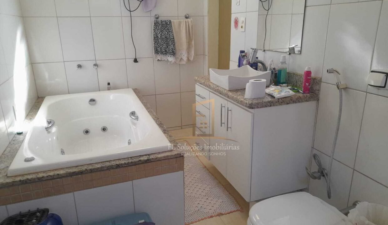 ef72318d-cd33-466f-a87d-bf808ee9fcc0