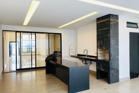 0928c32b-0265-44e4-afef-c67849a39535