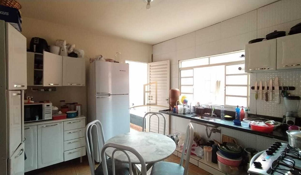 6ed9a34c-8faf-4721-b817-bd17c458956d