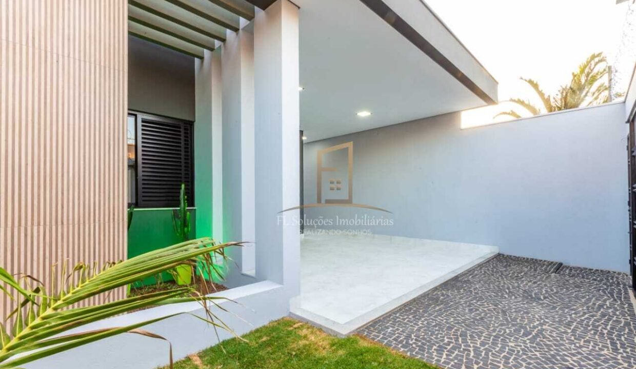 ad9674d0-0d00-48f1-8247-0e2890bb3e80