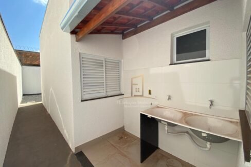 ff1d05a3-ac00-4651-b278-52761900812a