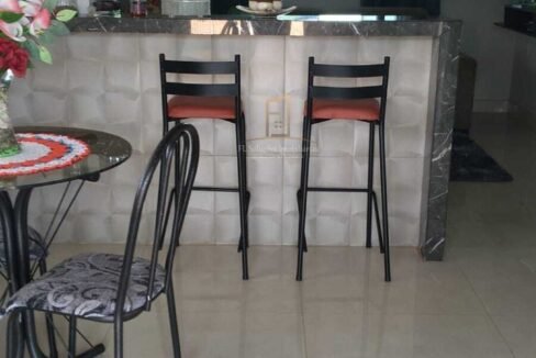 b5f963c4-7738-4e1c-94b1-e5d1392d2c63