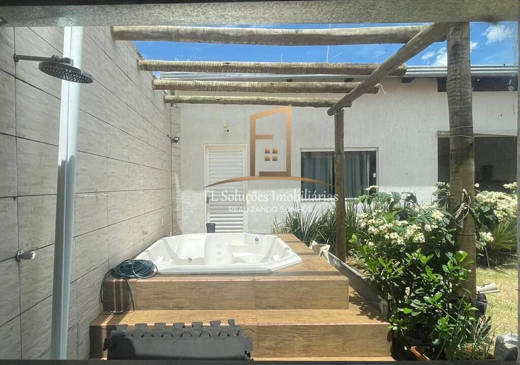 700d9532-55e8-4261-ab4d-5e3c03fad58a