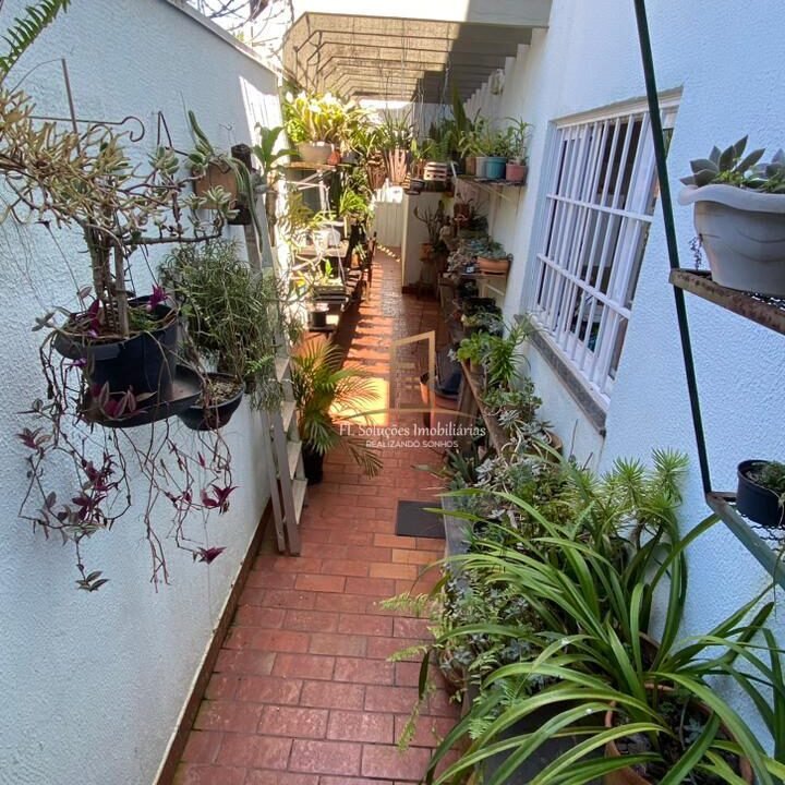 c8433820-9bd3-4093-95b2-62ba381ce2b4