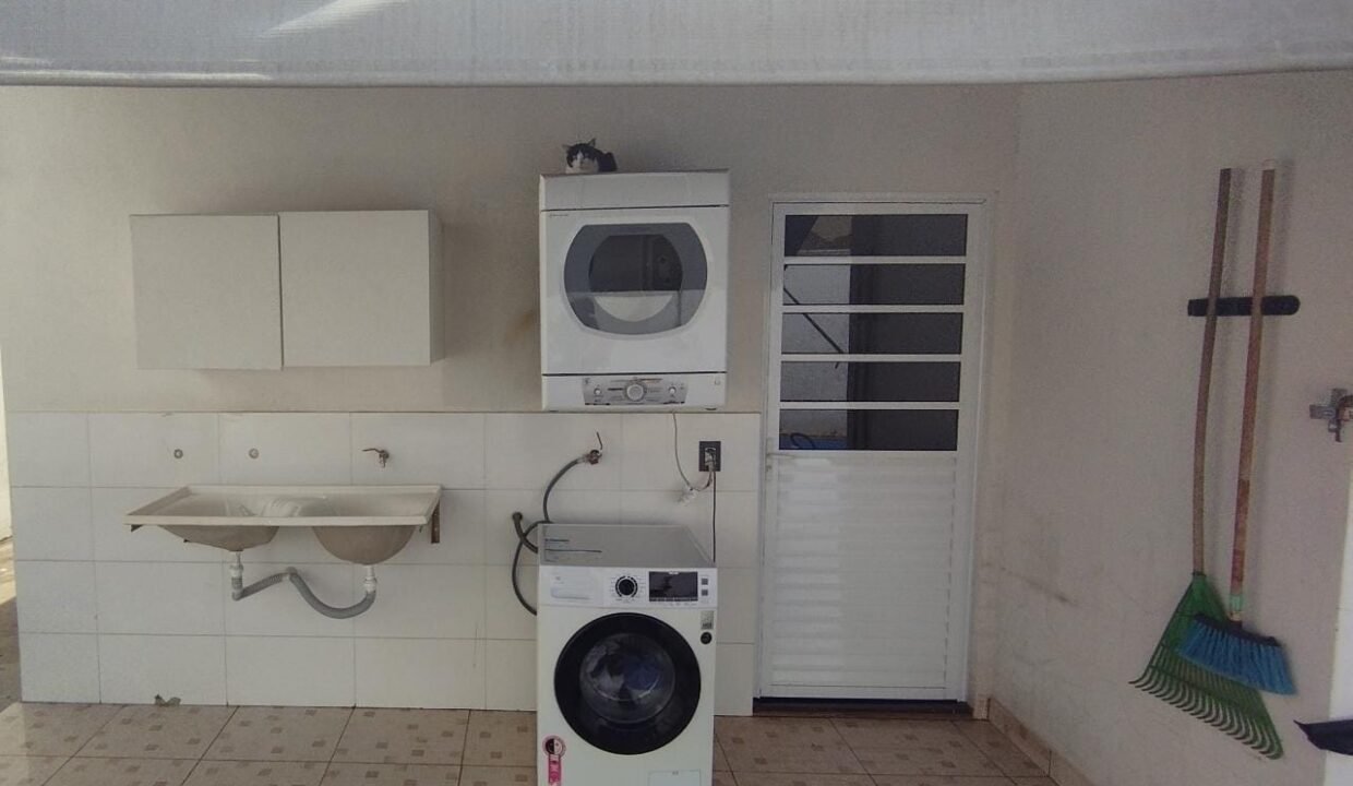 e541b053-e9ba-4ef5-8df5-197eb6d5d618