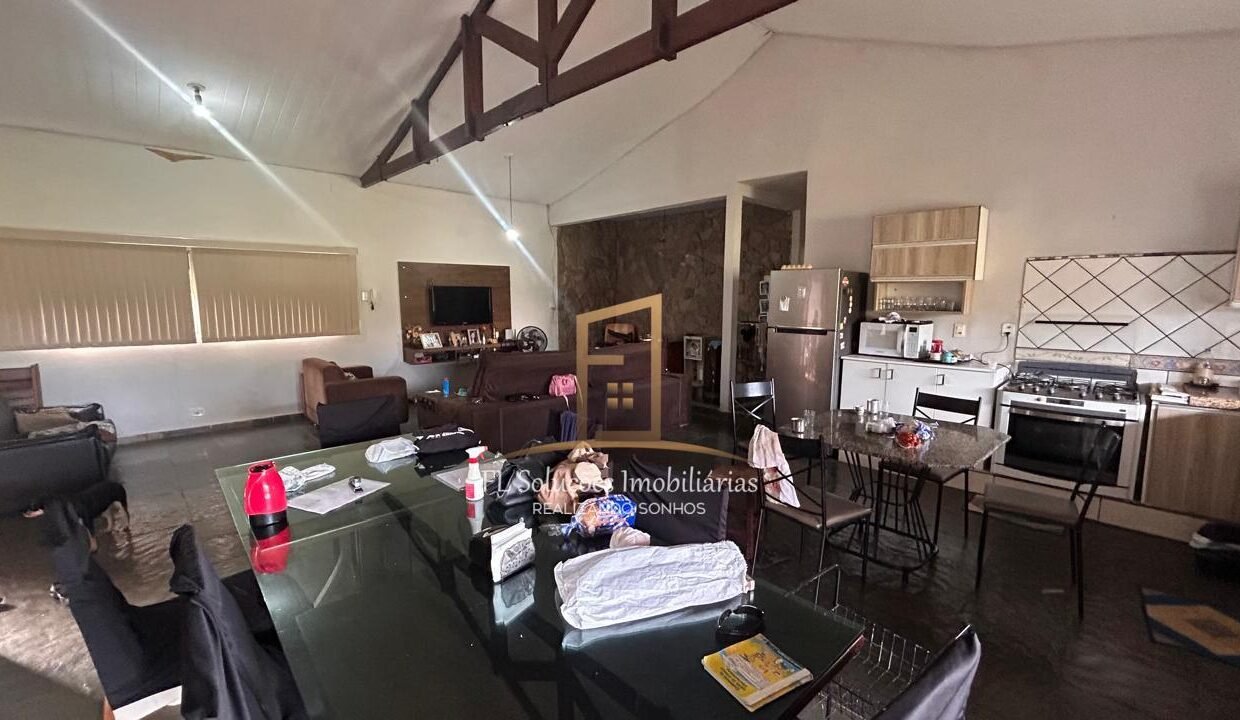 d5b27771-35a5-495c-a190-685ed2865cd3