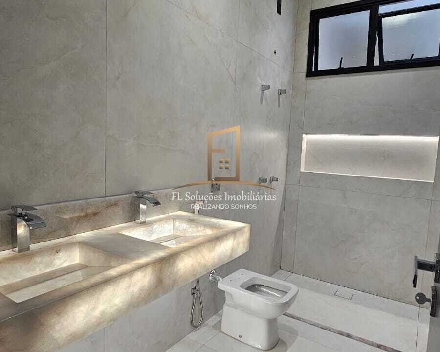 b753877c-1254-4e8c-a879-3c3dea1e389c